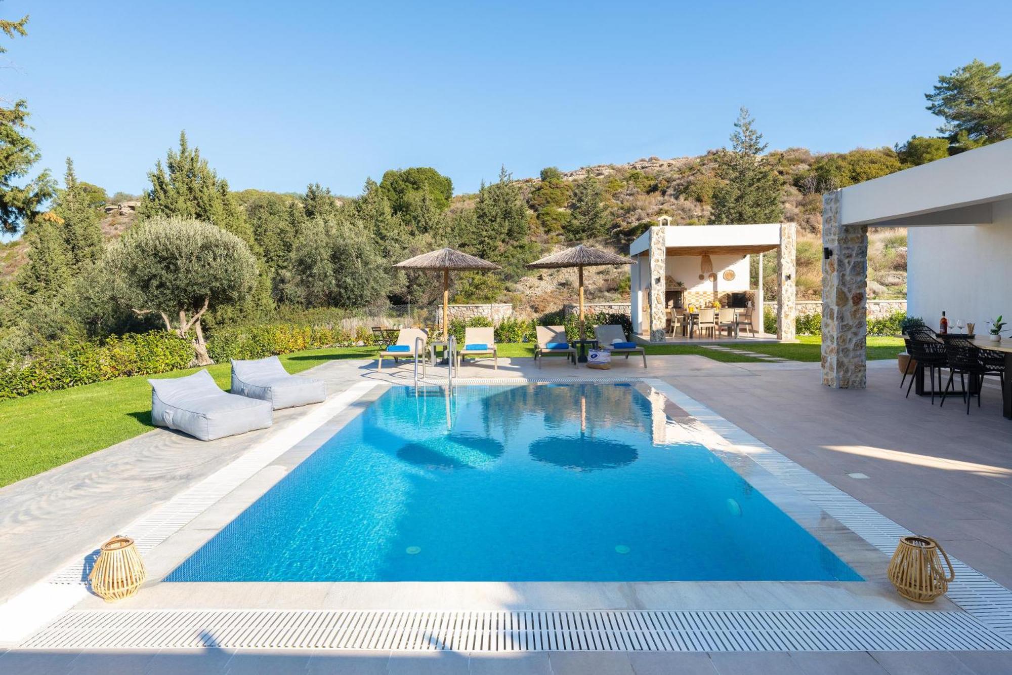 Aiora Luxury Villas Afantou Exterior photo